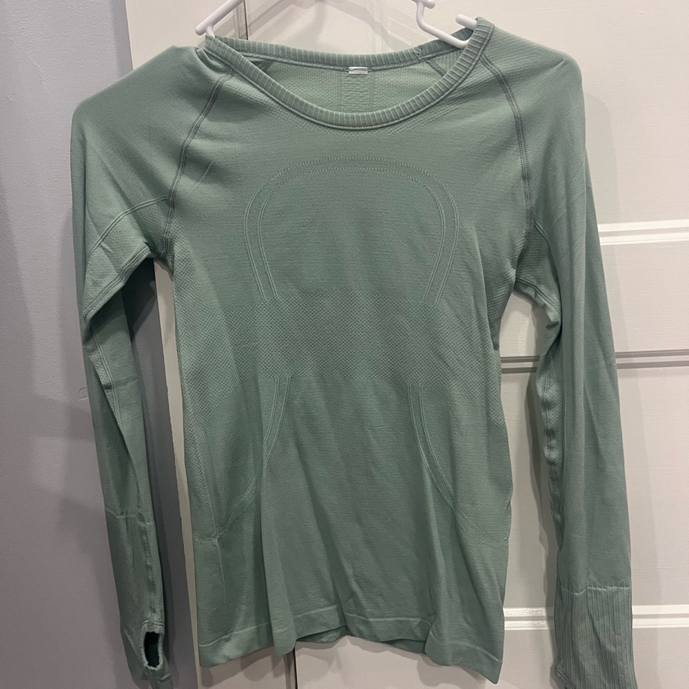 Green Lululemon swiftly tech long sleeve size 4